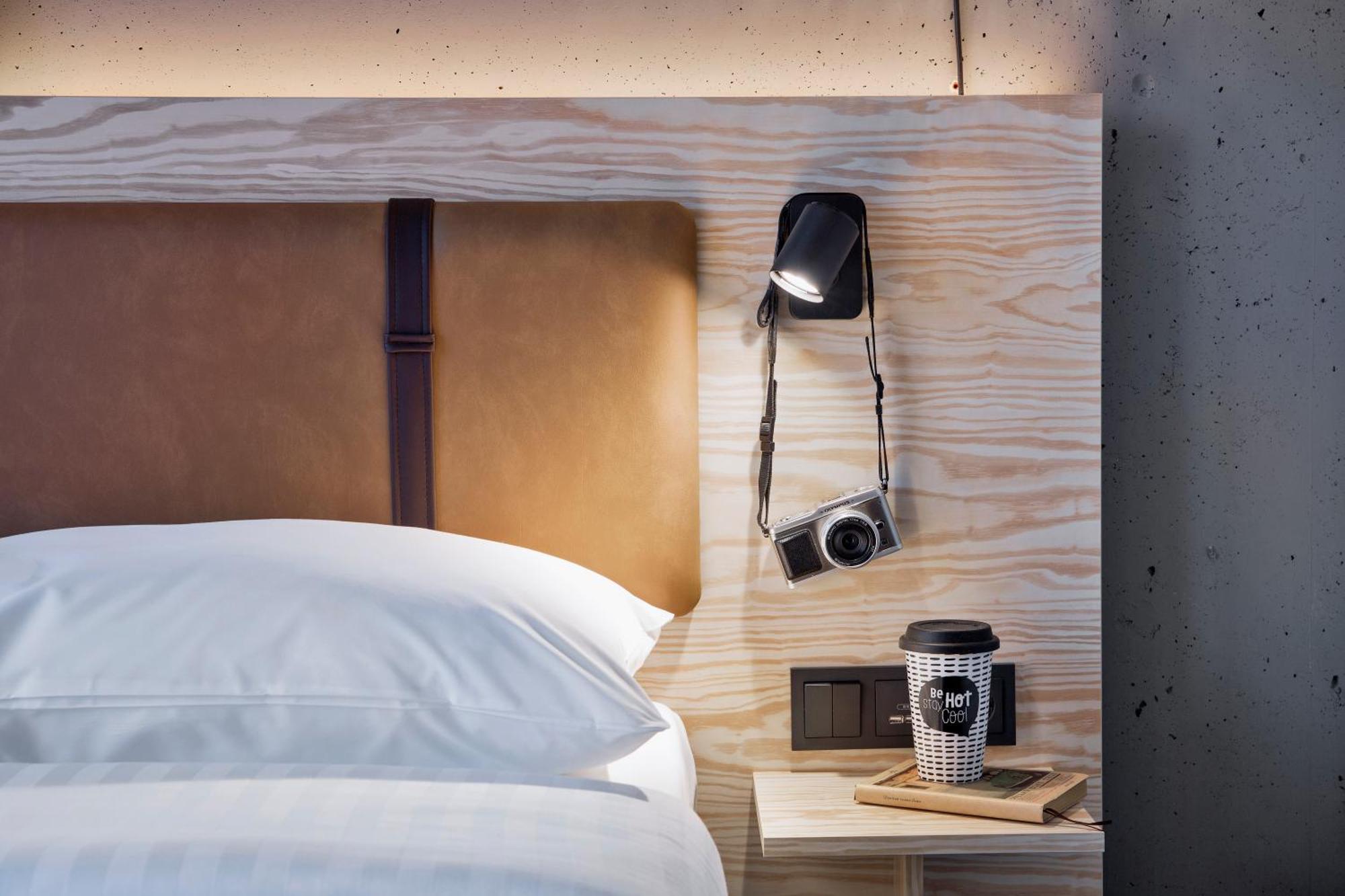 Moxy Duesseldorf South Hotel Kültér fotó