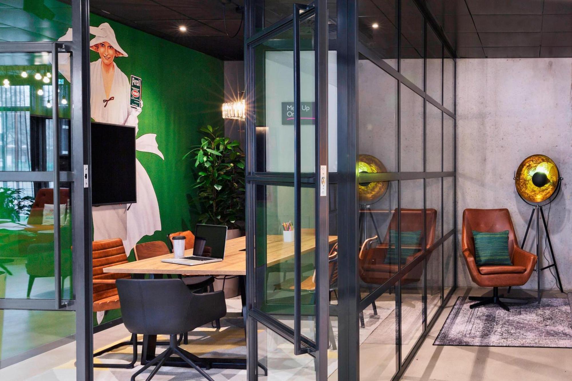 Moxy Duesseldorf South Hotel Kültér fotó