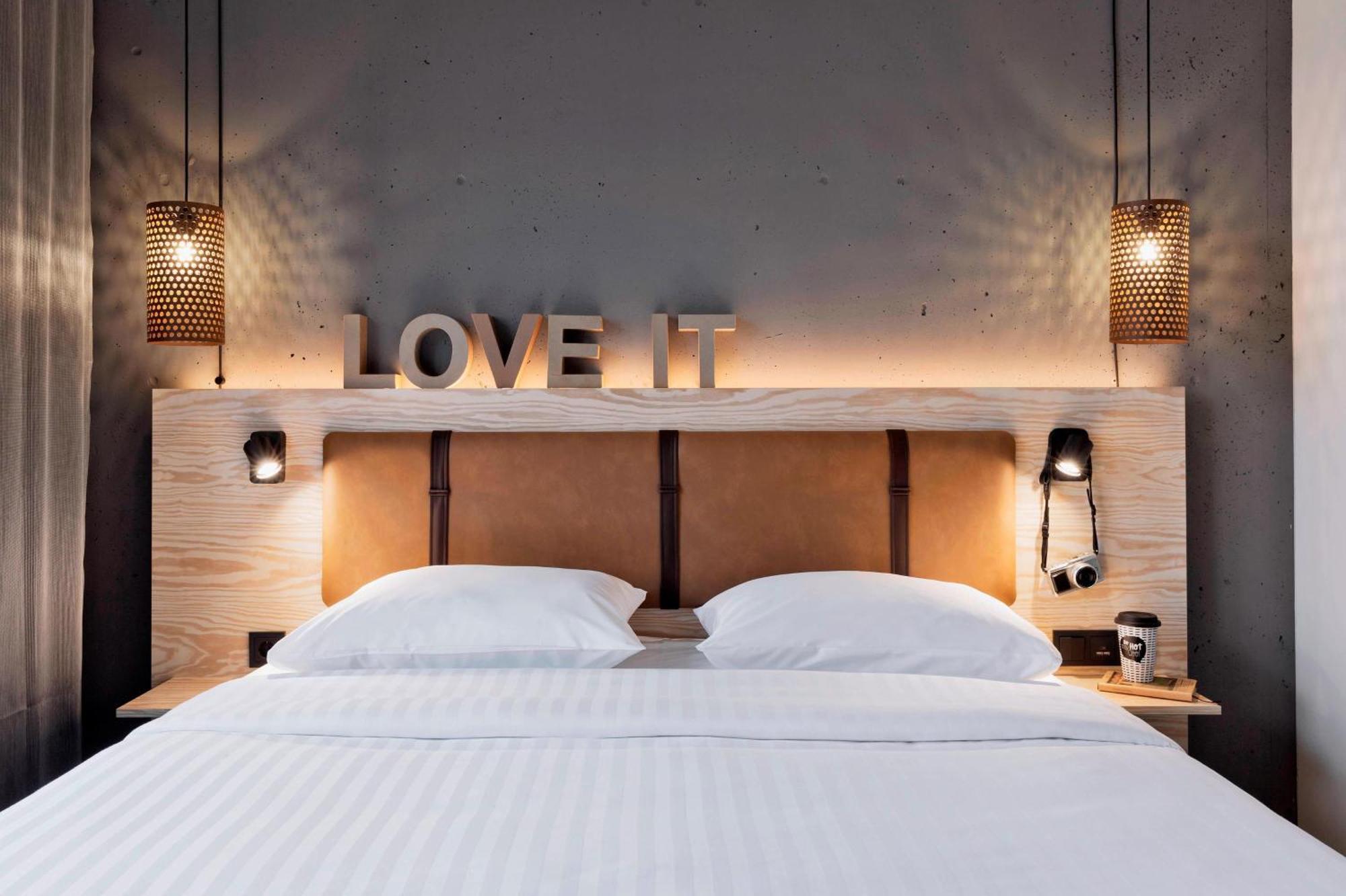 Moxy Duesseldorf South Hotel Kültér fotó