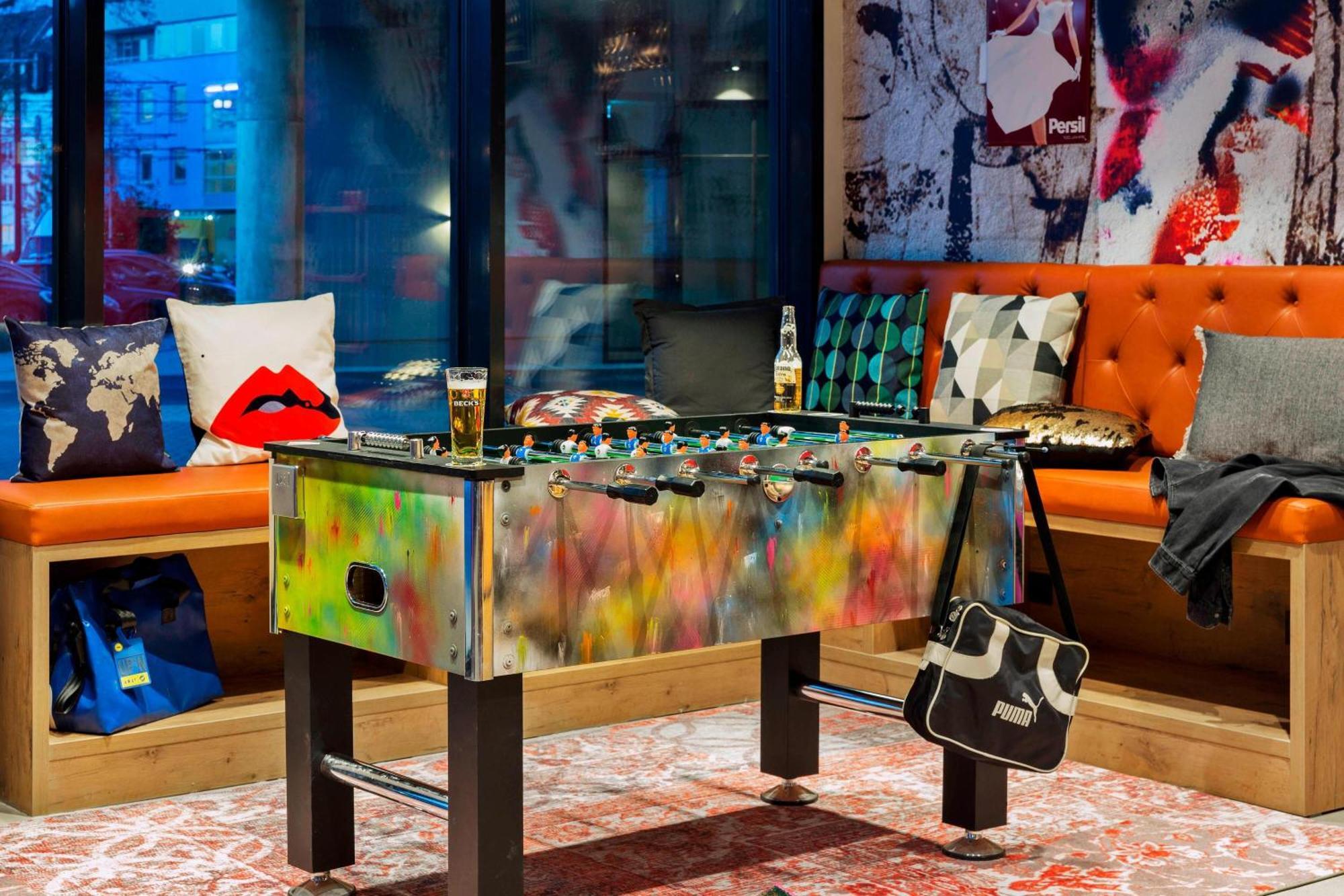 Moxy Duesseldorf South Hotel Kültér fotó