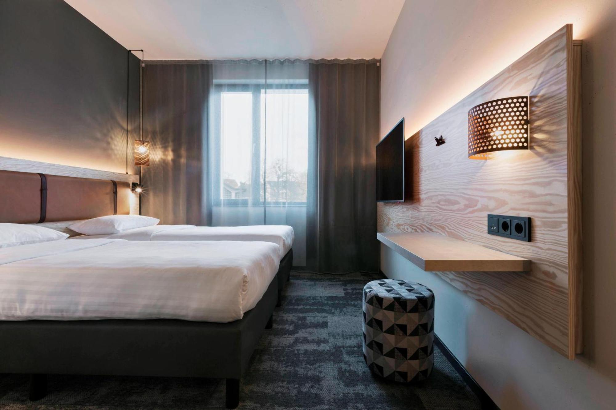 Moxy Duesseldorf South Hotel Kültér fotó